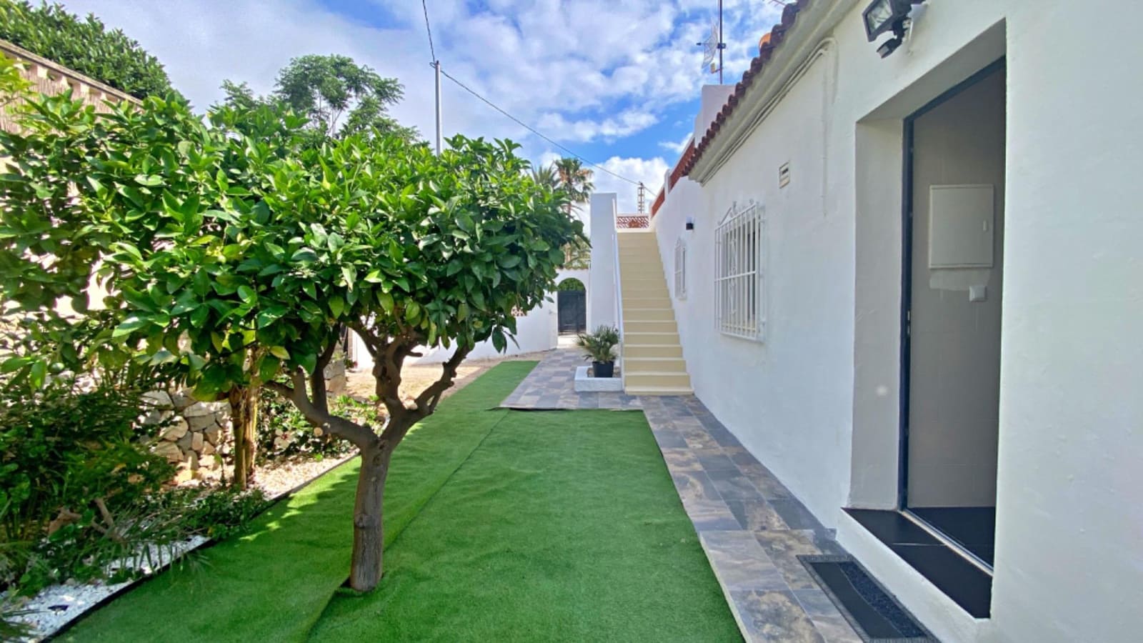 3 bedroom Villa for sale in Calpe / Calp with pool garage - € 749,000 (Ref: 9998875)