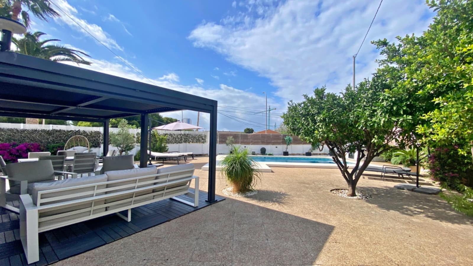 3 bedroom Villa for sale in Calpe / Calp with pool garage - € 749,000 (Ref: 9998875)