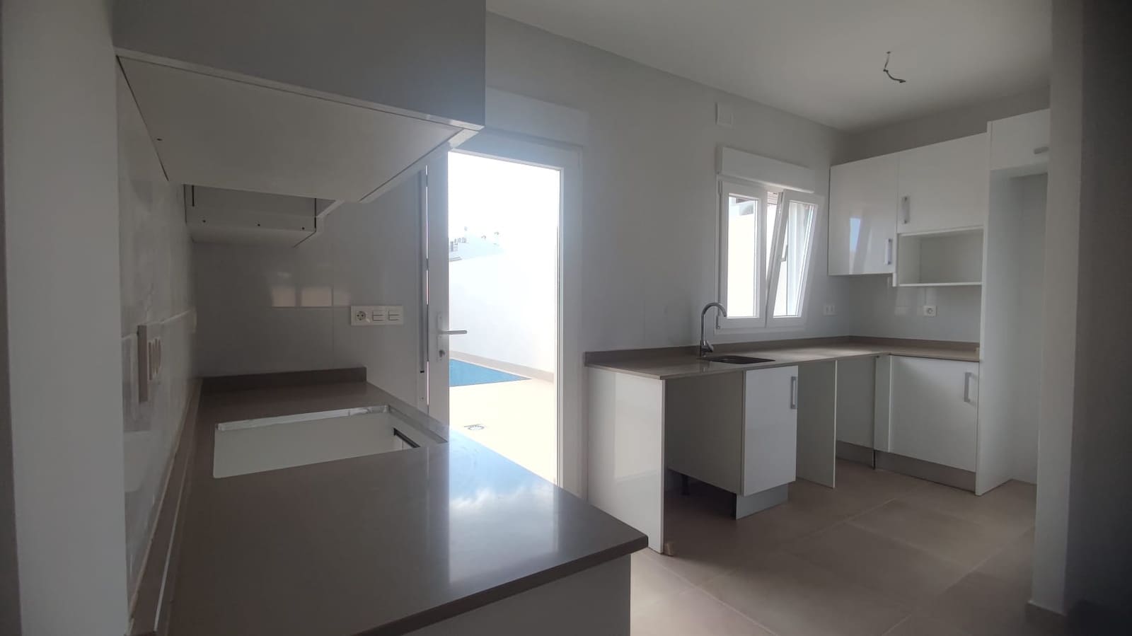 3 sypialnia Dom blizniak na sprzedaż w Pilar de la Horadada z basenem garażem - 265 000 € (Ref: 9296199)