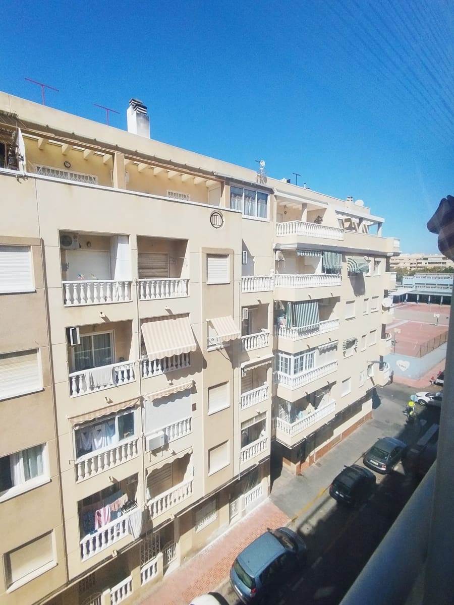 3 quarto Apartamento para venda em Torrevieja com piscina garagem - 184 000 € (Ref: 9313920)