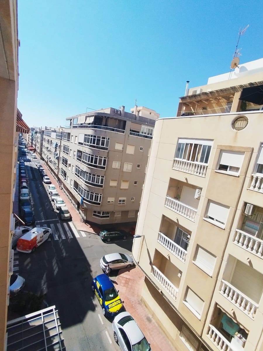 3 quarto Apartamento para venda em Torrevieja com piscina garagem - 184 000 € (Ref: 9313920)