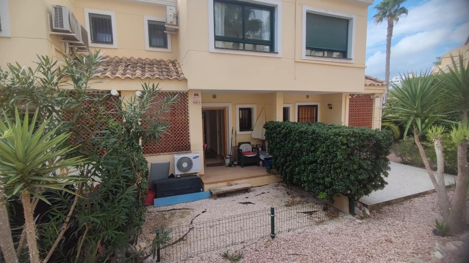2 soverom Rekkehus til salgs i Orihuela Costa med svømmebasseng - € 189 999 (Ref: 9319647)