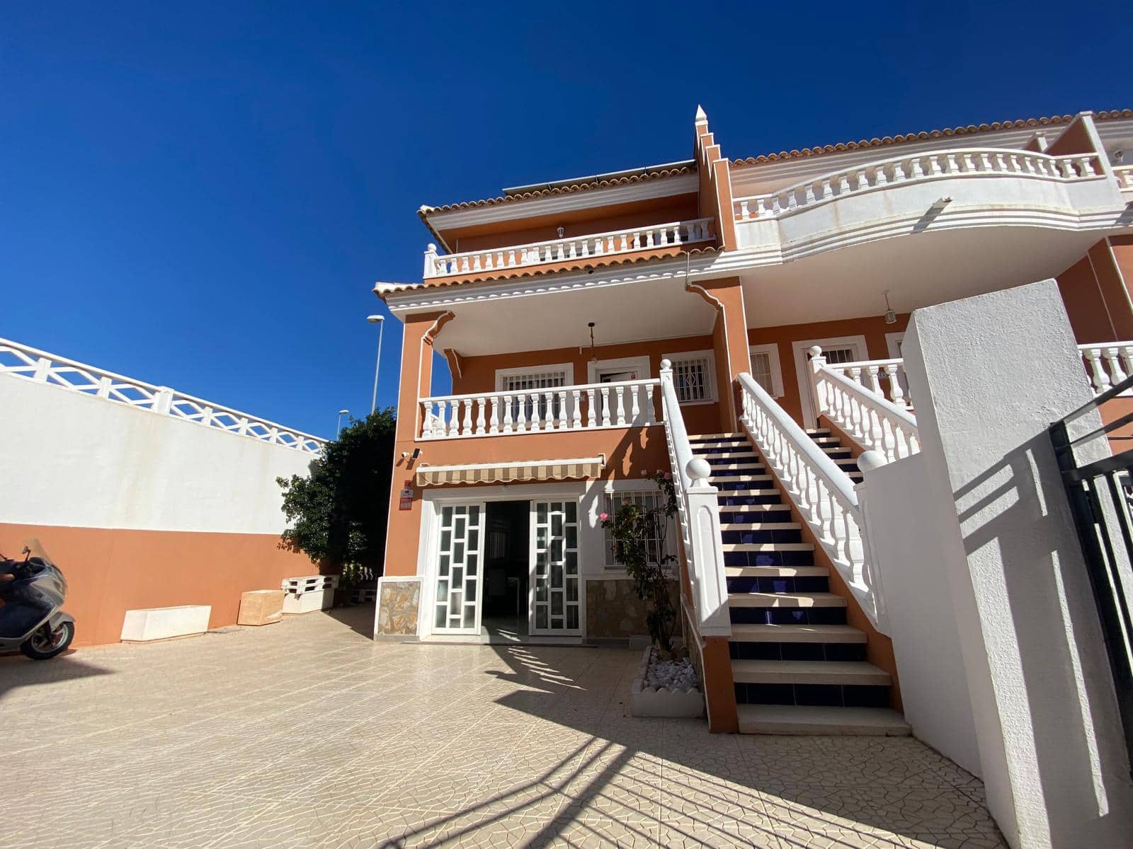 3 bedroom Semi-detached Villa for sale in Ciudad Quesada with pool garage - € 299,000 (Ref: 9379881)
