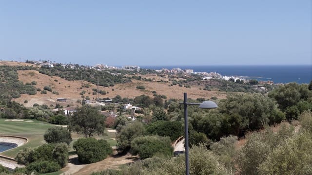 4 bedroom Villa for sale in Estepona with pool garage - € 1,690,000 (Ref: 10002587)