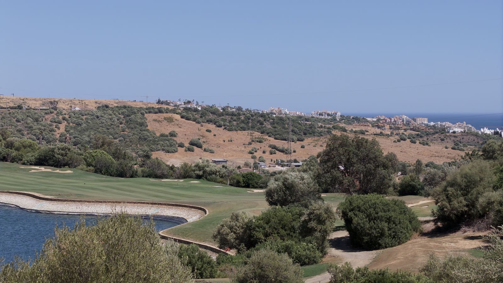 4 bedroom Villa for sale in Estepona with pool garage - € 1,690,000 (Ref: 10002587)