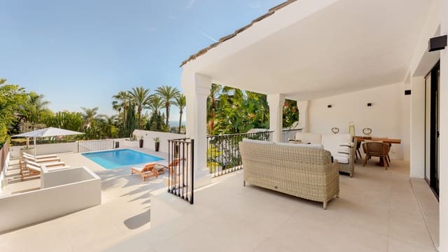 3 bedroom Semi-detached Villa for sale in Marbella with pool garage - € 1,795,000 (Ref: 10026716)