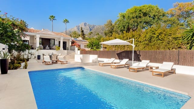 3 bedroom Semi-detached Villa for sale in Marbella with pool garage - € 1,795,000 (Ref: 10026716)