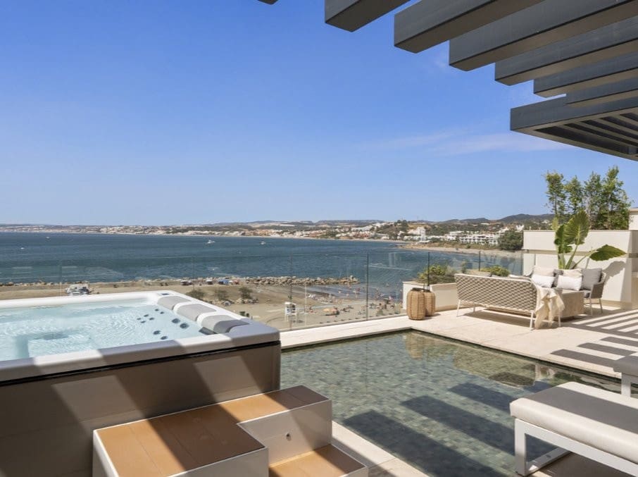 3 sovrum Takvåning till salu i Estepona med pool garage - 2 350 000 € (Ref: 10099648)