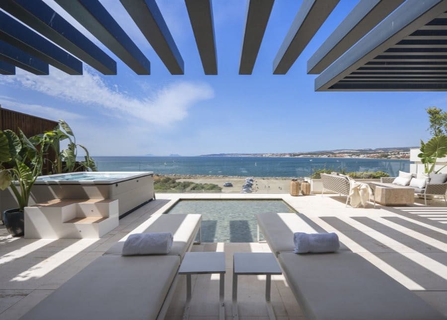 3 sovrum Takvåning till salu i Estepona med pool garage - 2 350 000 € (Ref: 10099648)