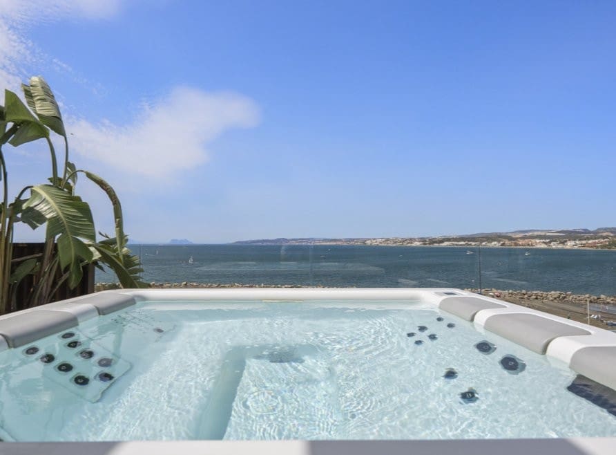 3 sovrum Takvåning till salu i Estepona med pool garage - 2 350 000 € (Ref: 10099648)