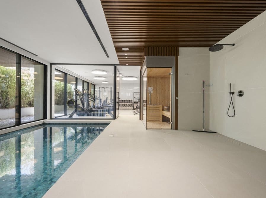 3 sovrum Takvåning till salu i Estepona med pool garage - 2 350 000 € (Ref: 10099648)