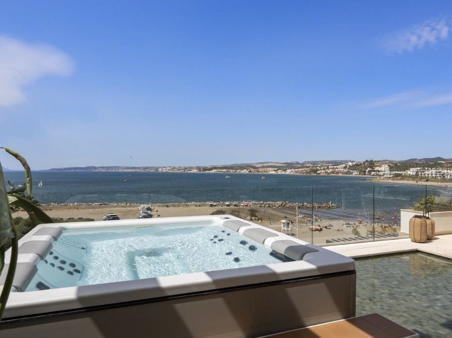 3 sovrum Takvåning till salu i Estepona med pool garage - 2 350 000 € (Ref: 10099648)