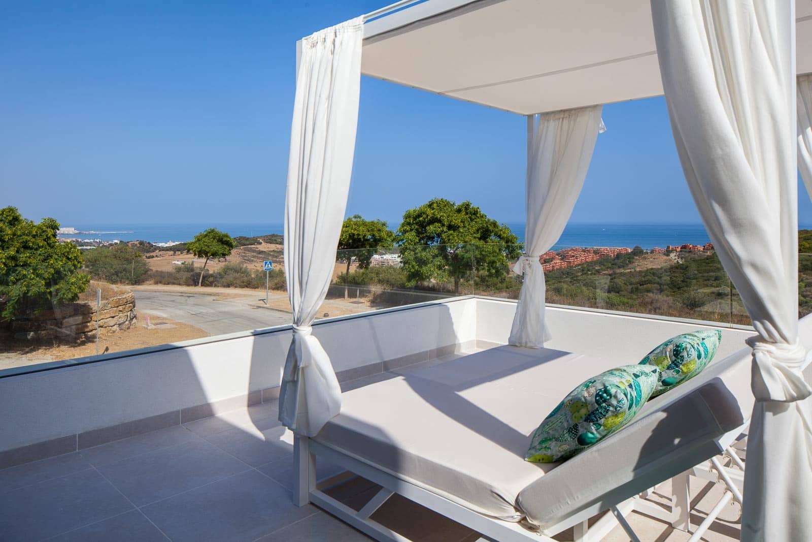 Apartamento de 2 habitaciones en Casares en venta con piscina garaje - 599.200 € (Ref: 10101815)