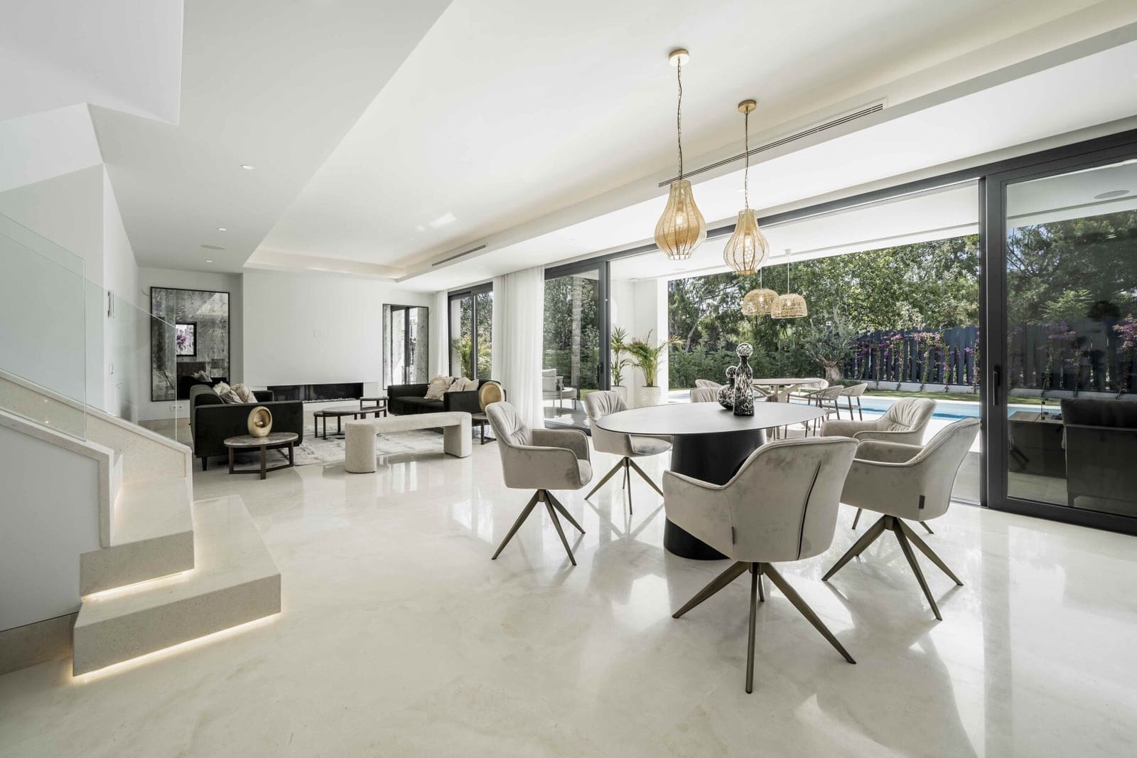 4 soveværelse Villa til salg i El Paraiso med swimmingpool garage - € 1.750.000 (Ref: 10101820)