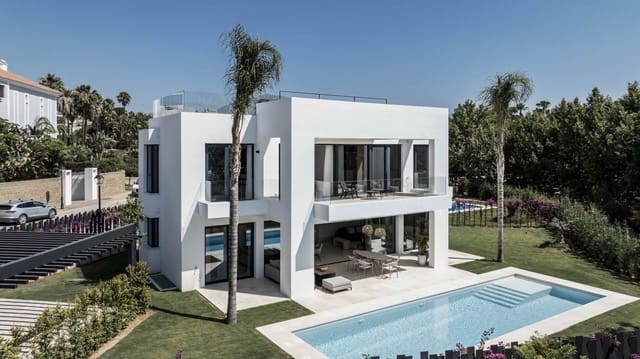 4 soveværelse Villa til salg i El Paraiso, Estepona med swimmingpool garage - € 1.750.000 (Ref: 10101820)