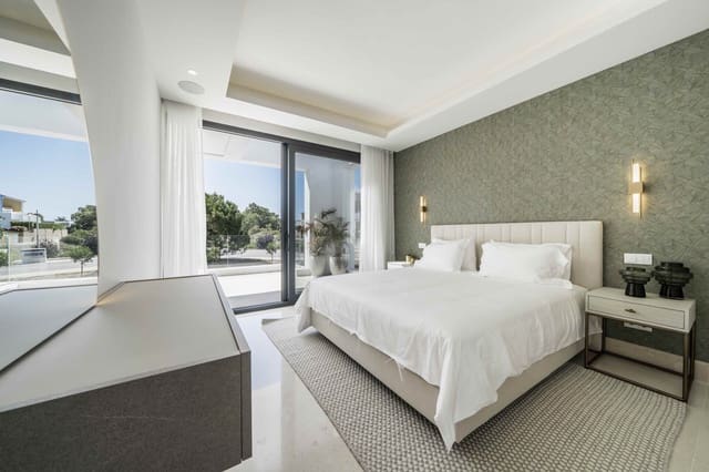 4 soveværelse Villa til salg i El Paraiso, Estepona med swimmingpool garage - € 1.750.000 (Ref: 10101820)