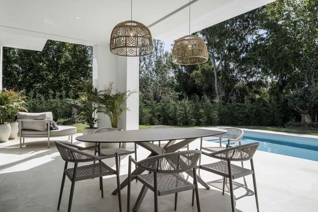 4 soveværelse Villa til salg i El Paraiso, Estepona med swimmingpool garage - € 1.750.000 (Ref: 10101820)