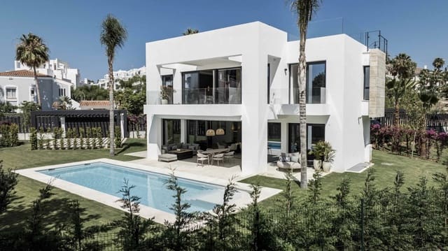 4 soveværelse Villa til salg i El Paraiso, Estepona med swimmingpool garage - € 1.750.000 (Ref: 10101820)