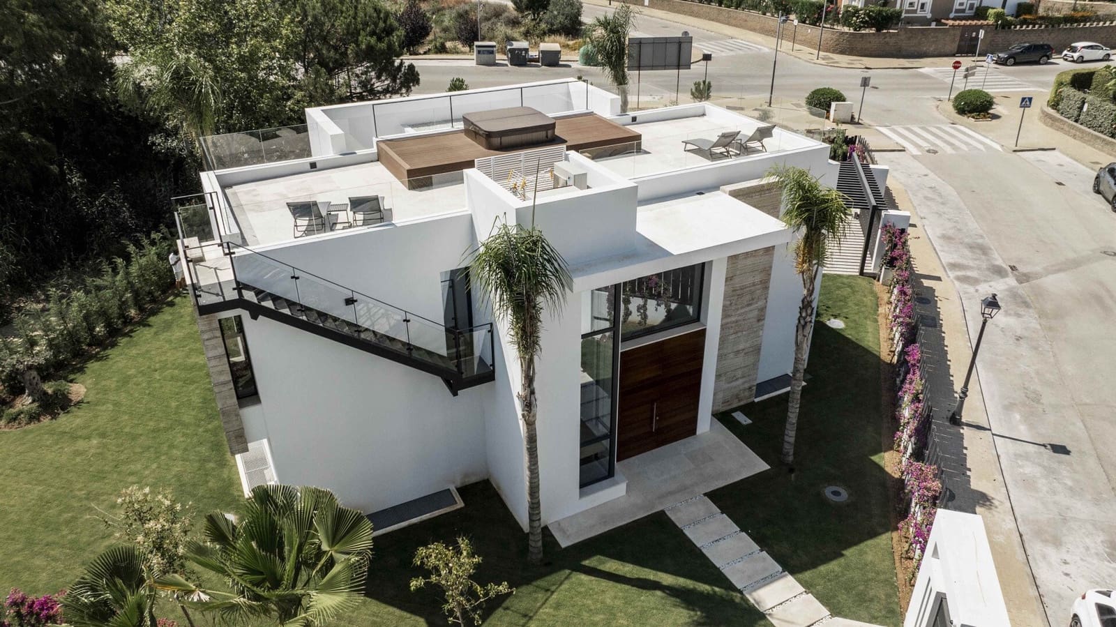 4 soveværelse Villa til salg i El Paraiso med swimmingpool garage - € 1.750.000 (Ref: 10101820)