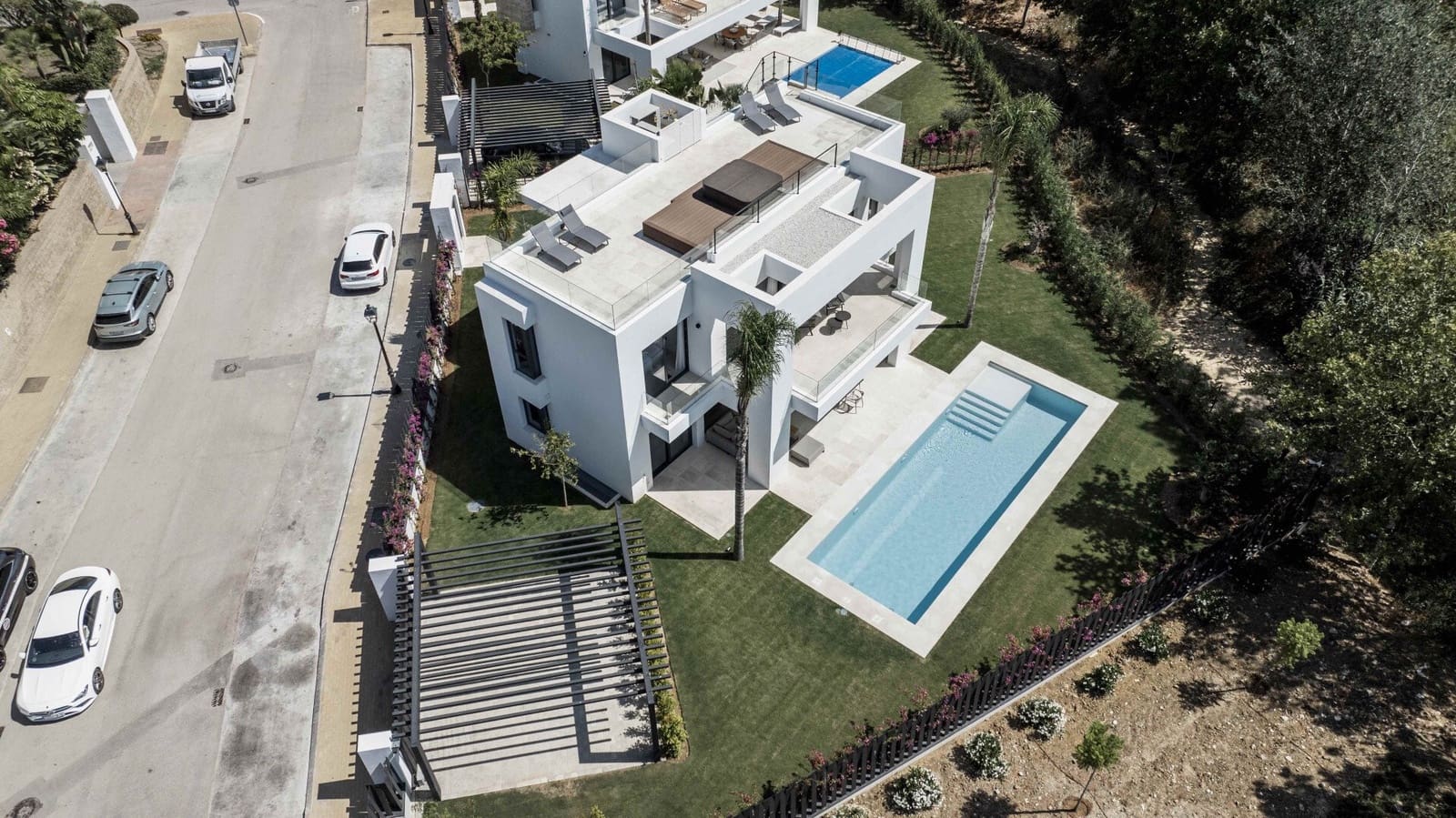 4 soveværelse Villa til salg i El Paraiso med swimmingpool garage - € 1.750.000 (Ref: 10101820)