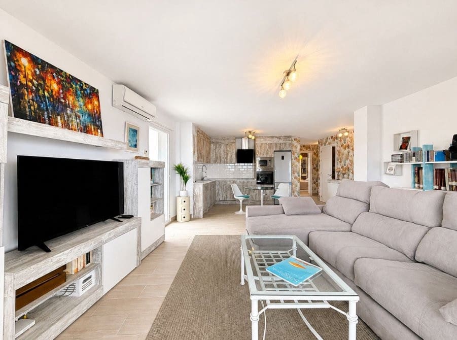 3 sovrum Lägenhet till salu i Torreguadiaro med garage - 565 000 € (Ref: 10108990)