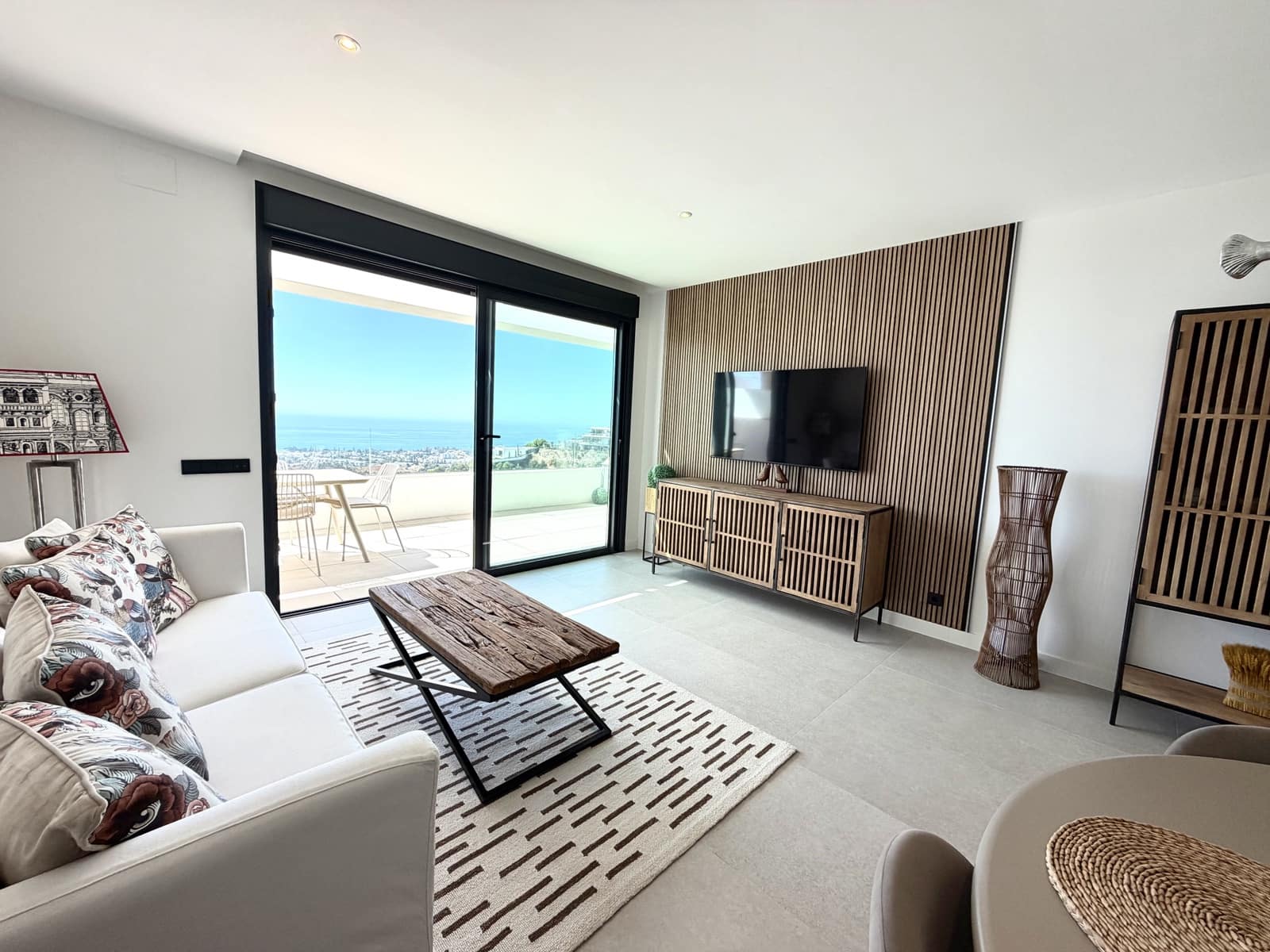 2 bedroom Apartment for sale in Marbella with pool garage - € 659,000 (Ref: 10108991)