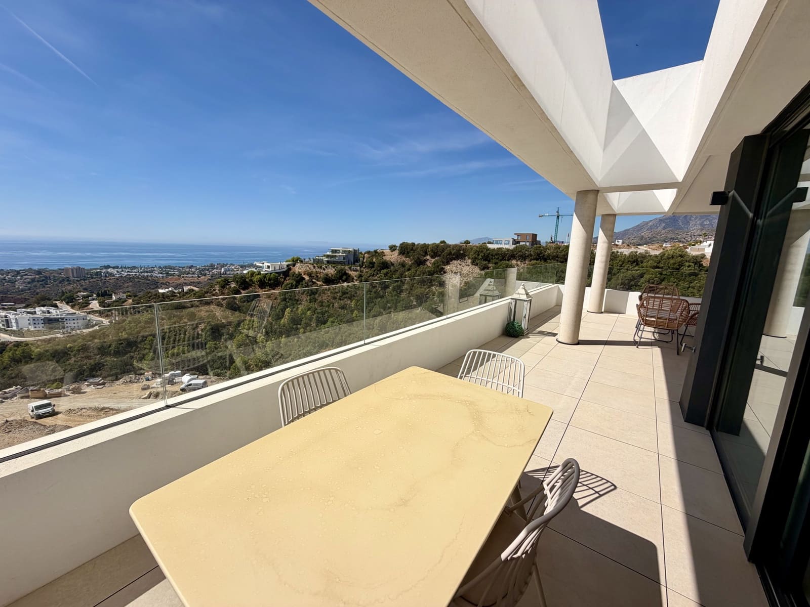 2 bedroom Apartment for sale in Marbella with pool garage - € 659,000 (Ref: 10108991)