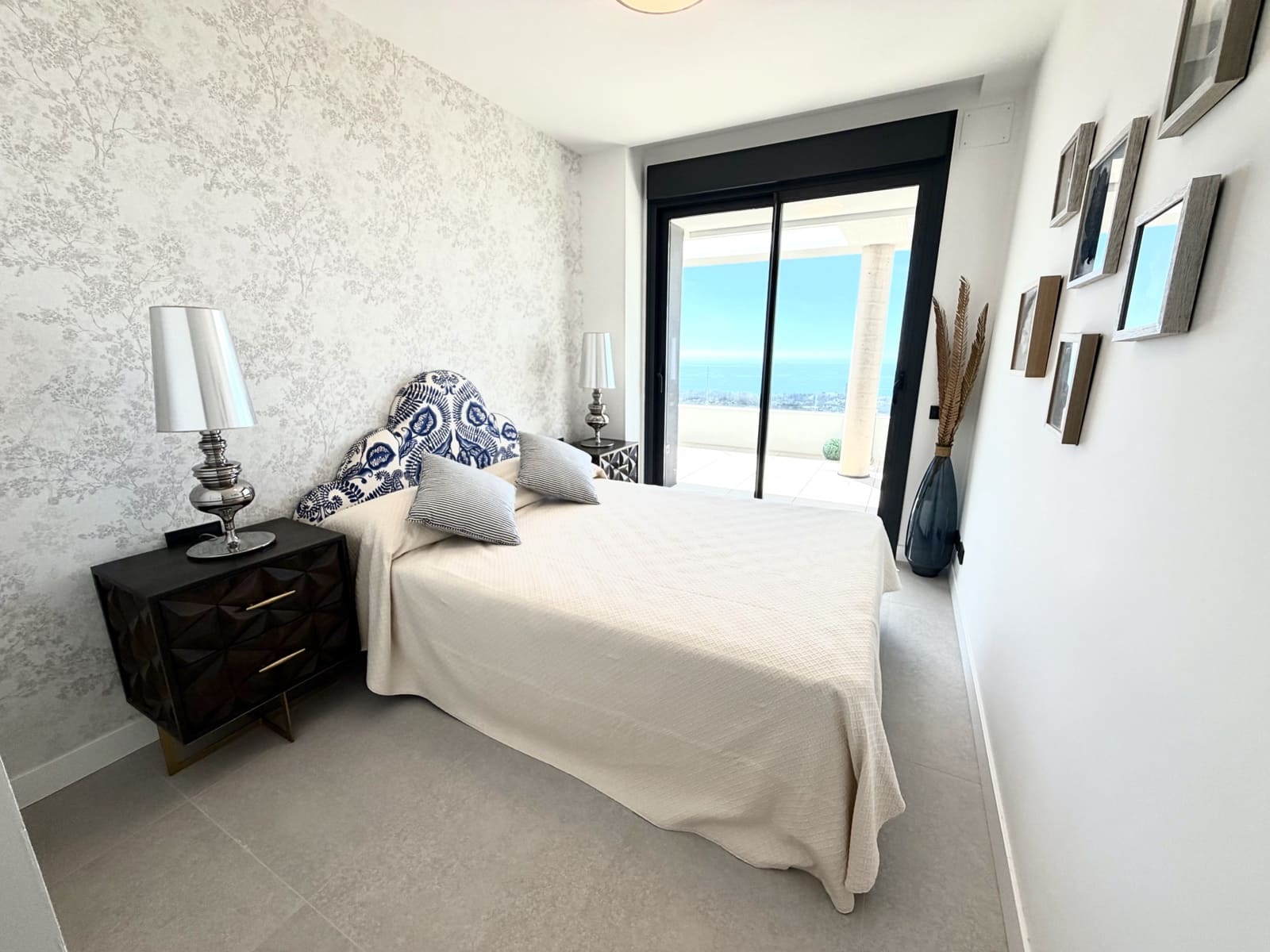 2 bedroom Apartment for sale in Marbella with pool garage - € 659,000 (Ref: 10108991)