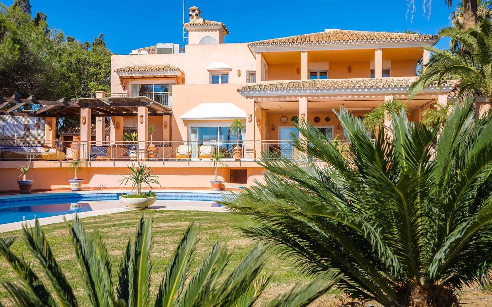 8 Zimmer Villa zu verkaufen in New Golden Mile mit Pool Garage - 6.500.000 € (Ref: 10131174)