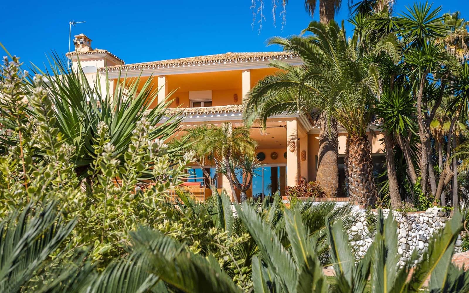 8 Zimmer Villa zu verkaufen in New Golden Mile mit Pool Garage - 6.500.000 € (Ref: 10131174)