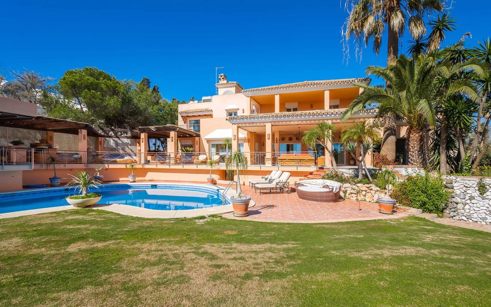 8 Zimmer Villa zu verkaufen in New Golden Mile mit Pool Garage - 6.500.000 € (Ref: 10131174)