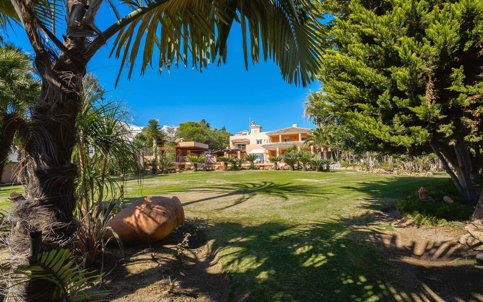 8 Zimmer Villa zu verkaufen in New Golden Mile mit Pool Garage - 6.500.000 € (Ref: 10131174)