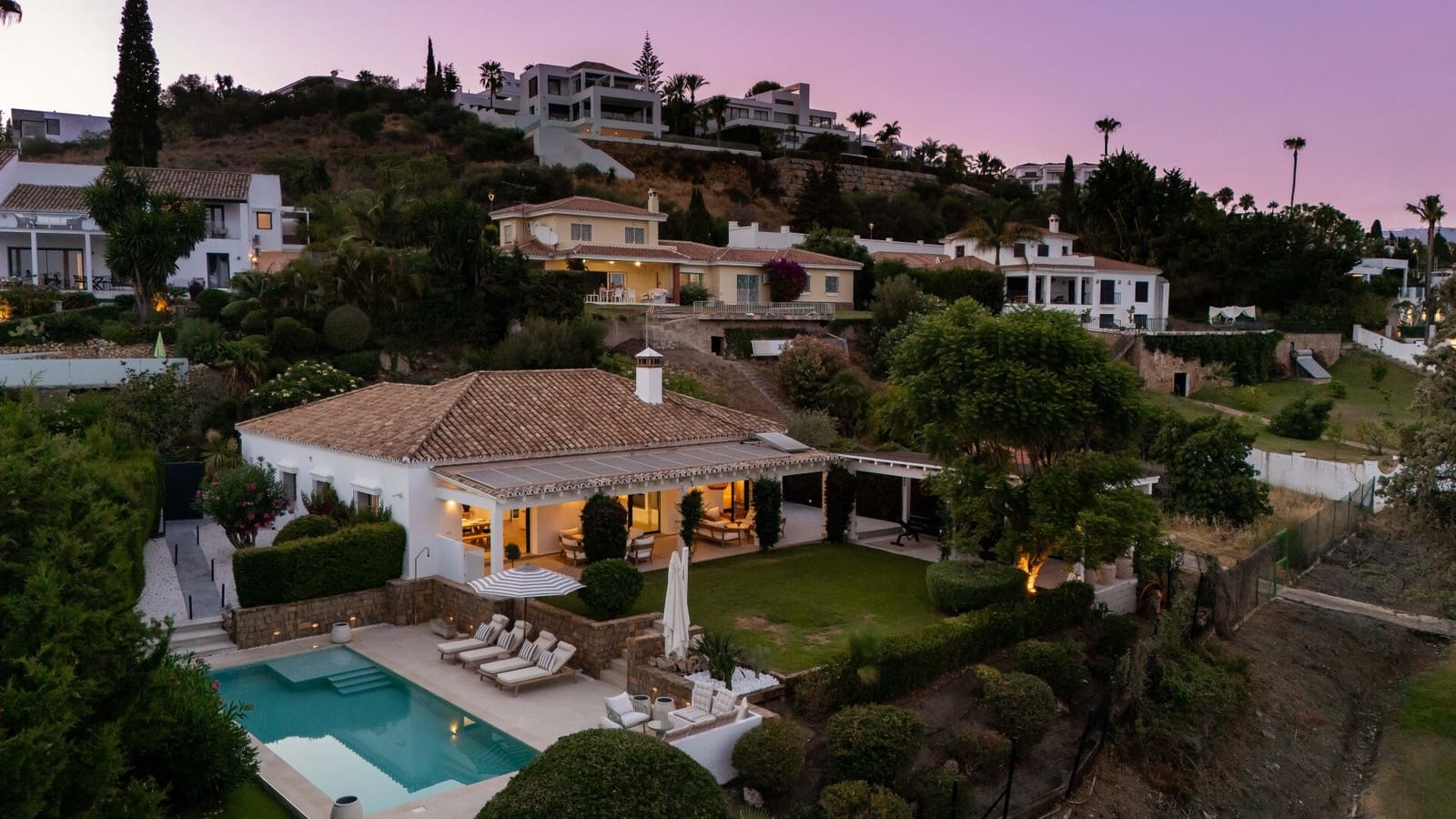 4 soveværelse Villa til salg i Benahavis med swimmingpool garage - € 2.095.000 (Ref: 10131175)