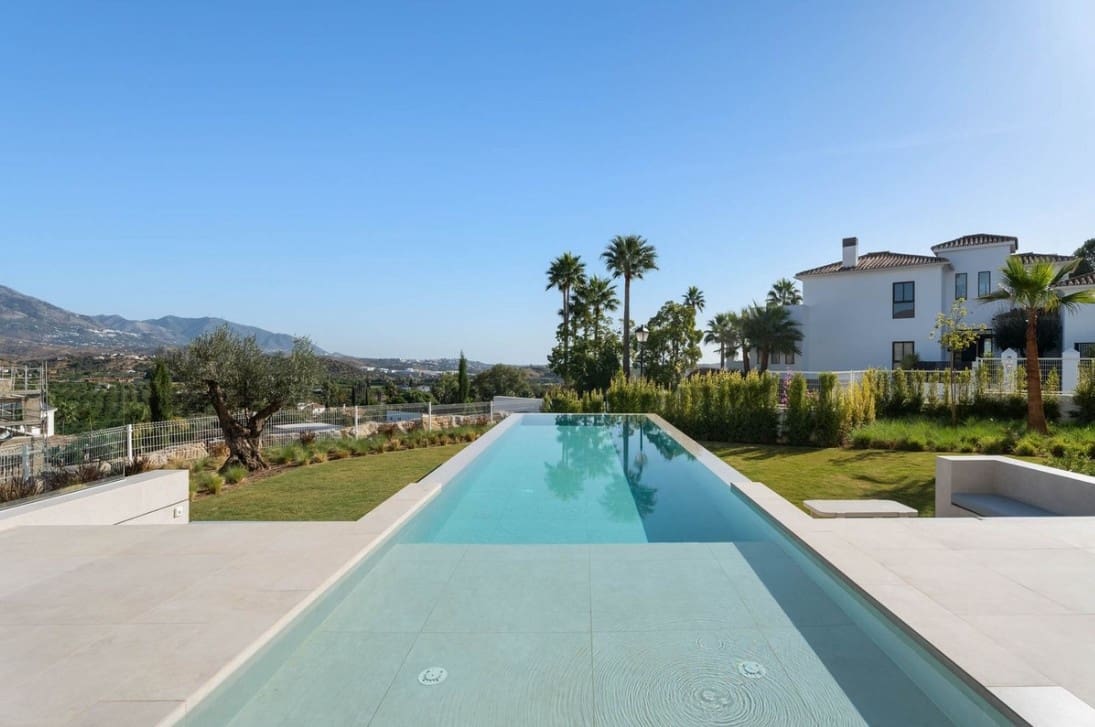 4 soveværelse Villa til salg i La Cala de Mijas med swimmingpool garage - € 2.795.000 (Ref: 10182480)