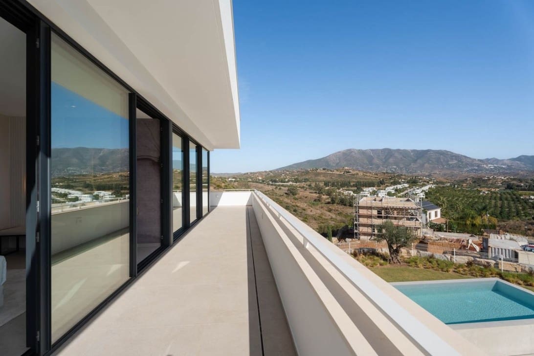 4 soveværelse Villa til salg i La Cala de Mijas med swimmingpool garage - € 2.795.000 (Ref: 10182480)