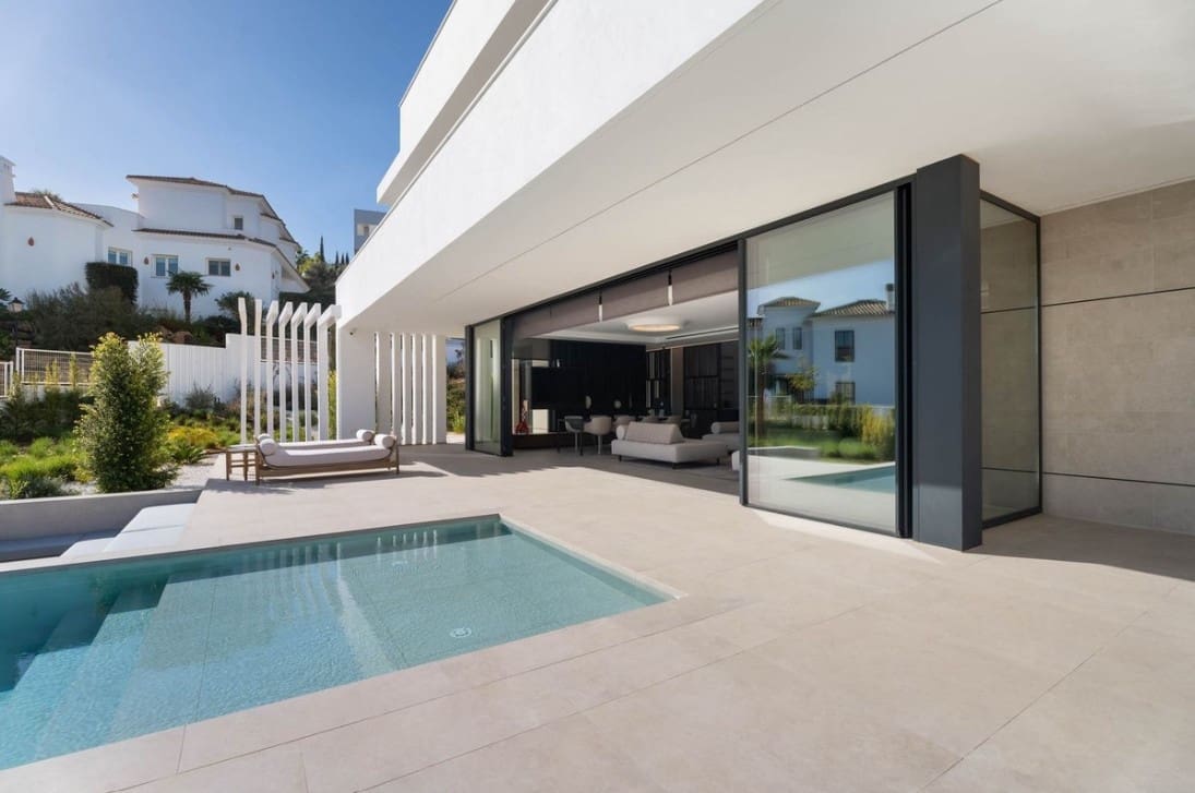 4 soveværelse Villa til salg i La Cala de Mijas med swimmingpool garage - € 2.795.000 (Ref: 10182480)