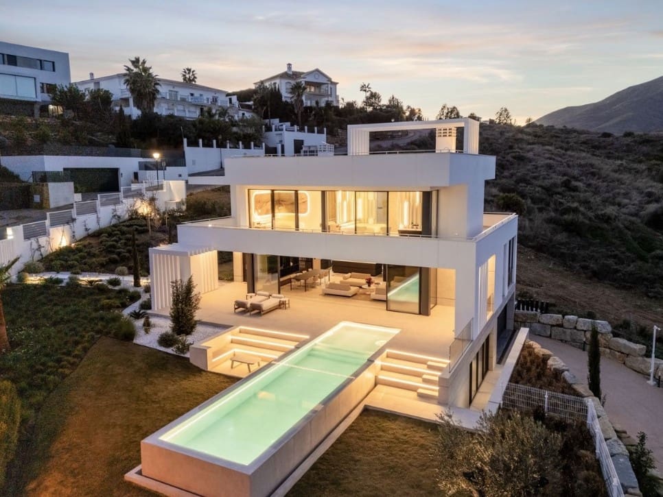 4 soveværelse Villa til salg i La Cala de Mijas med swimmingpool garage - € 2.795.000 (Ref: 10182480)