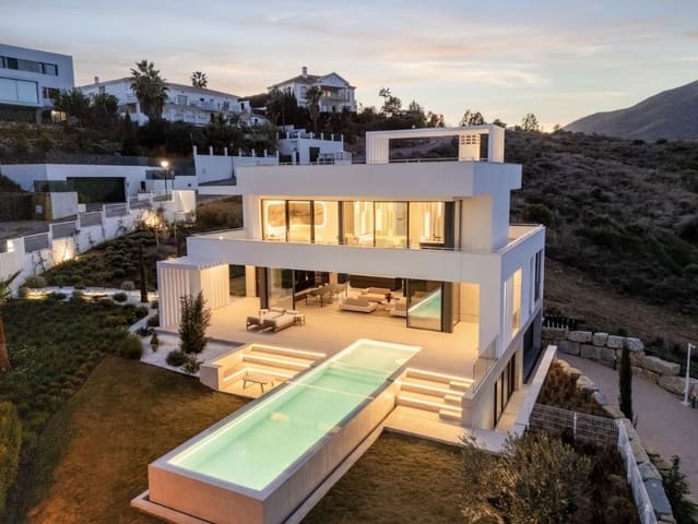 4 soveværelse Villa til salg i La Cala de Mijas, Mijas med swimmingpool garage - € 2.795.000 (Ref: 10182480)