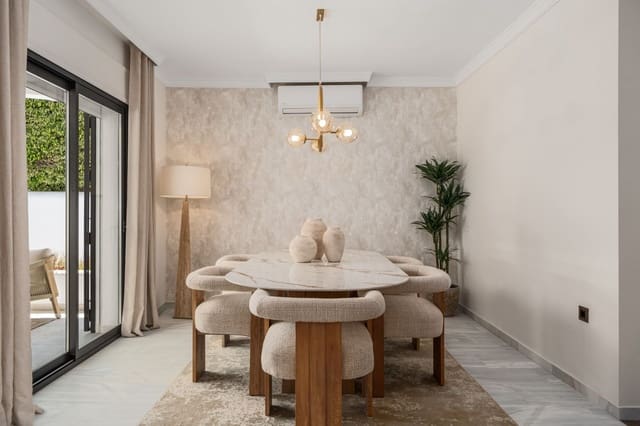 6 Zimmer Villa zu verkaufen in Marbella mit Pool Garage - 2.350.000 € (Ref: 9292268)