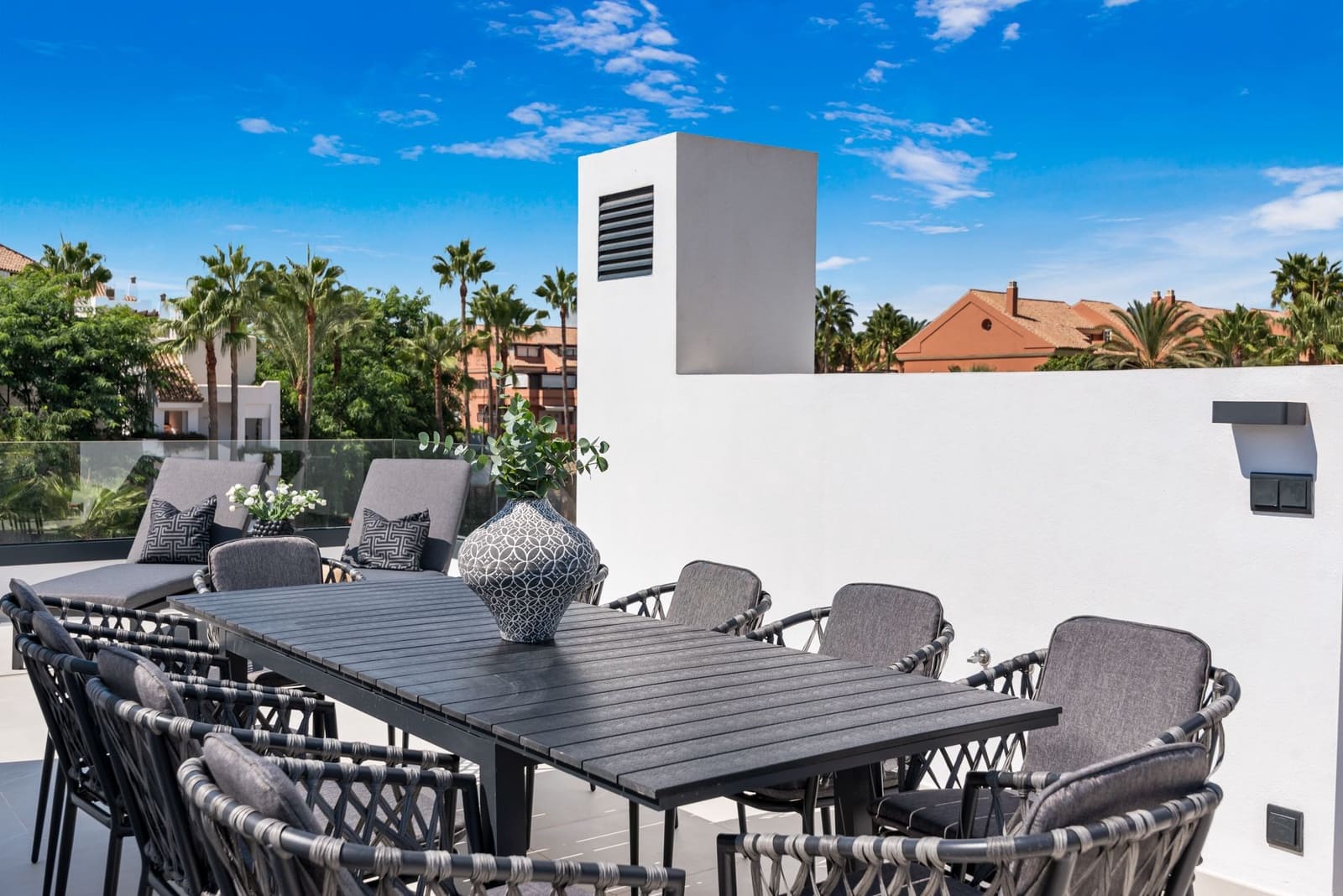 5 sypialnia Willa na sprzedaż w Puerto Banus z basenem garażem - 2 395 000 € (Ref: 9292269)