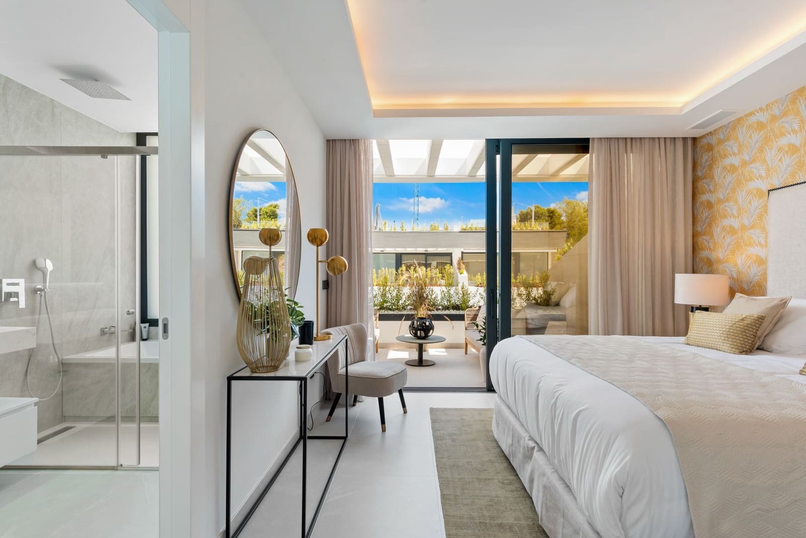 5 bedroom Villa for sale in Puerto Banus with pool garage - € 2,395,000 (Ref: 9292269)