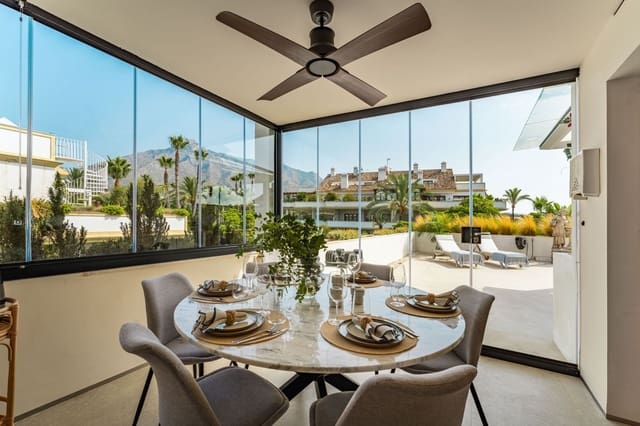 Ático de 3 habitaciones en Golden Mile, Marbella en venta con piscina garaje - 2.395.000 € (Ref: 9292270)