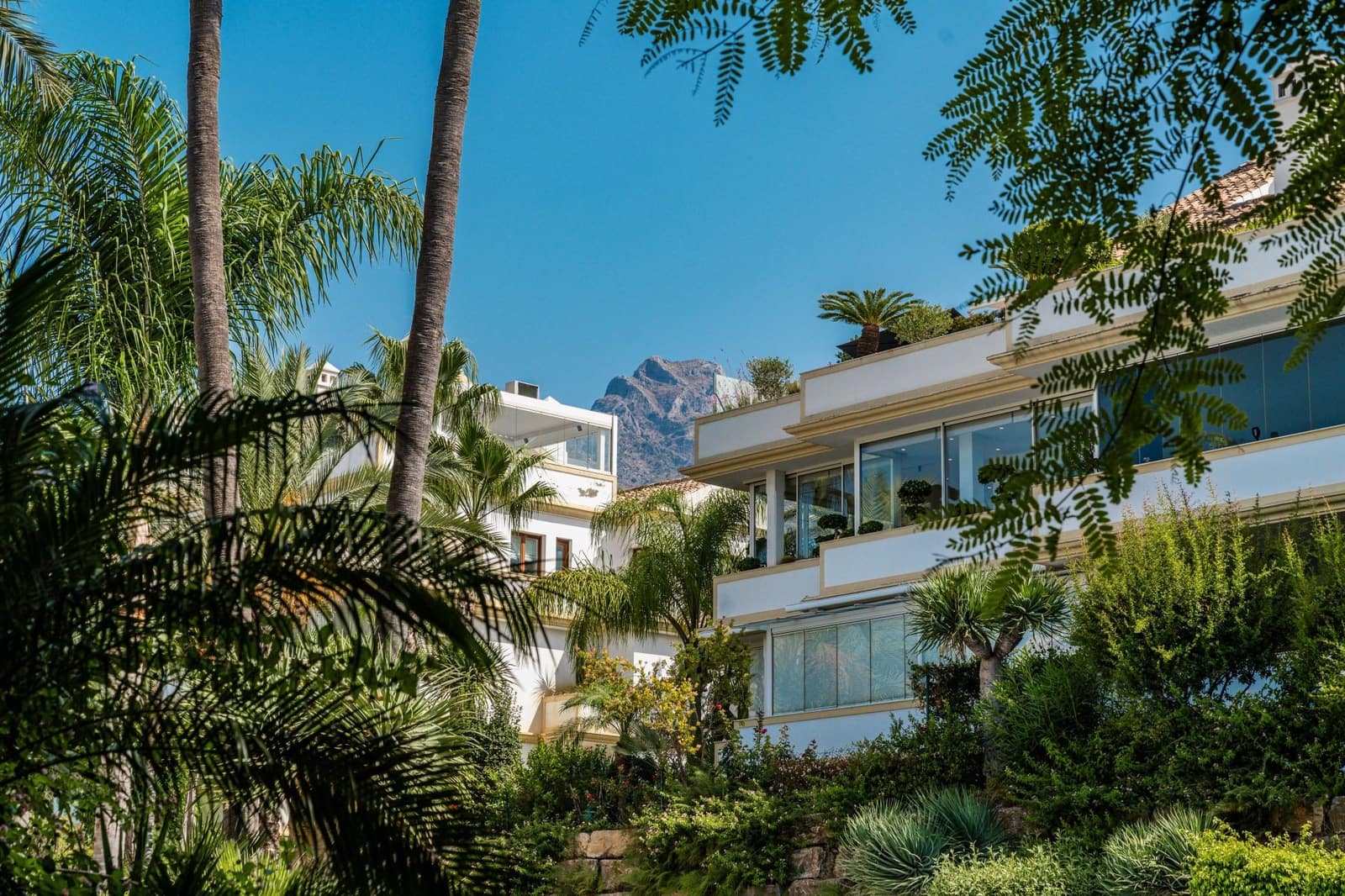 3 slaapkamer Penthouse te koop in Golden Mile met zwembad garage - € 2.395.000 (Ref: 9292270)