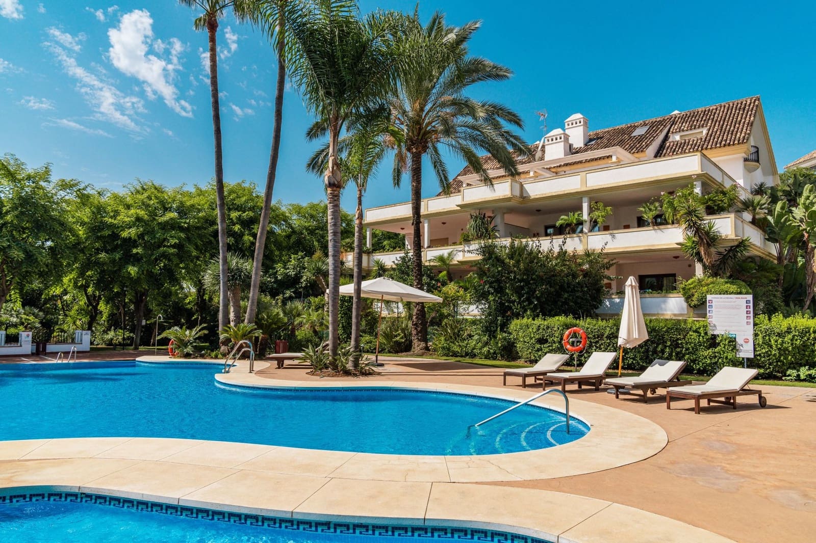 3 slaapkamer Penthouse te koop in Golden Mile met zwembad garage - € 2.395.000 (Ref: 9292270)