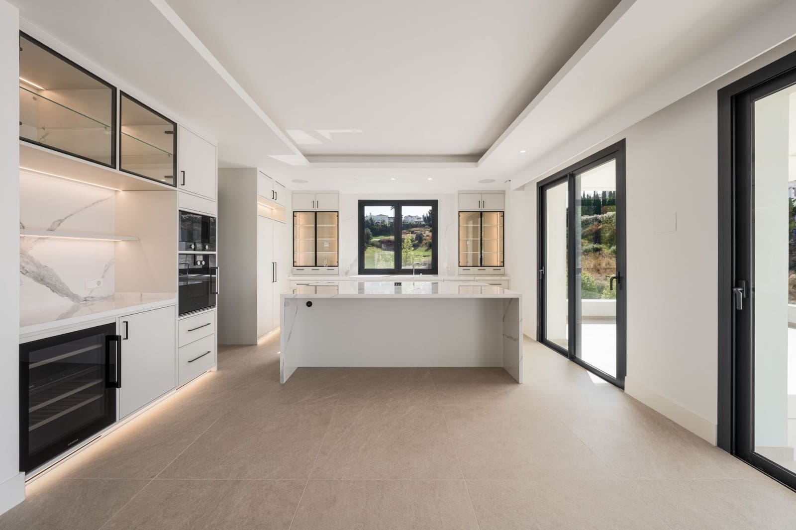 4 sovrum Villa till salu i Estepona med pool garage - 3 000 000 € (Ref: 9292271)