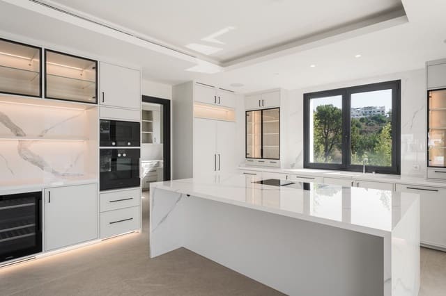 4 sovrum Villa till salu i Estepona med pool garage - 3 000 000 € (Ref: 9292271)