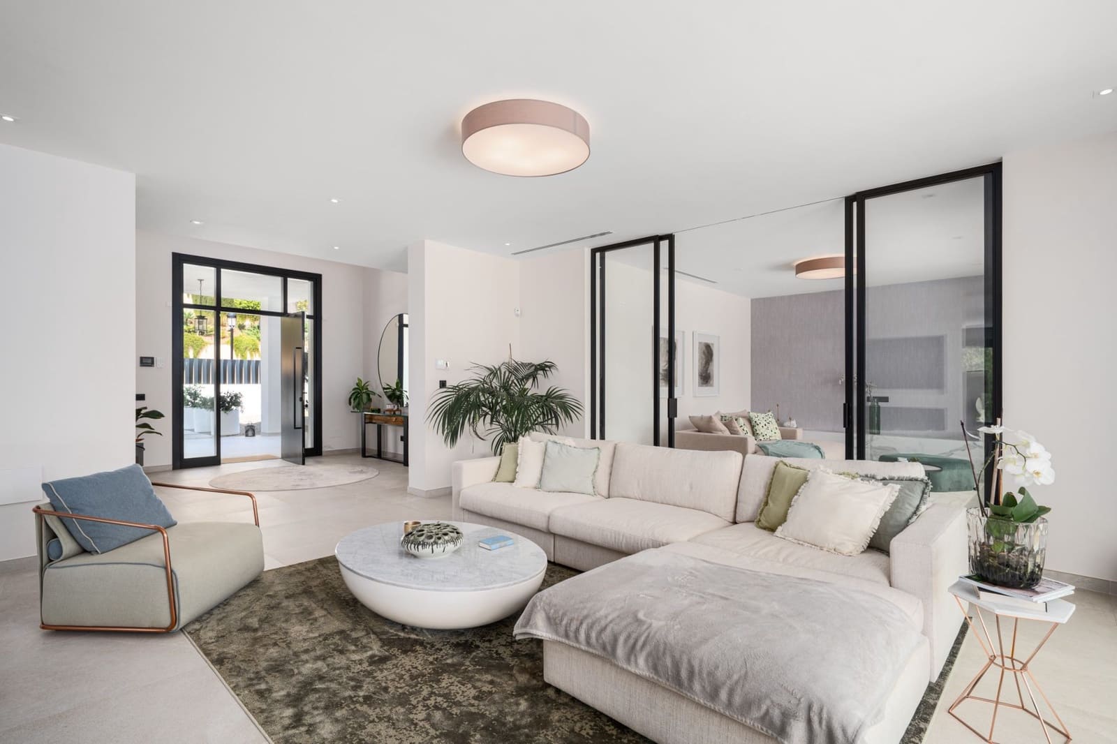 5 bedroom Villa for sale in Marbella with pool garage - € 3,200,000 (Ref: 9292272)