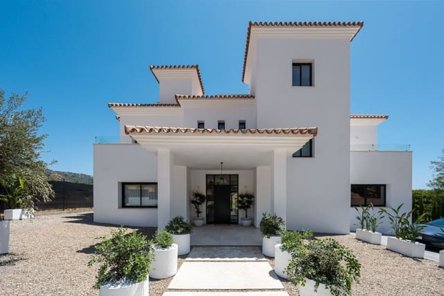 5 bedroom Villa for sale in Marbella with pool garage - € 2,999,999 (Ref: 9292272)