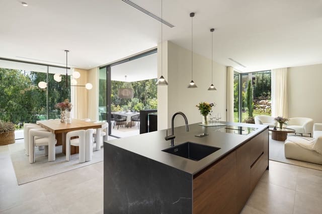 6 bedroom Villa for sale in Marbella with pool garage - € 4,375,000 (Ref: 9292274)