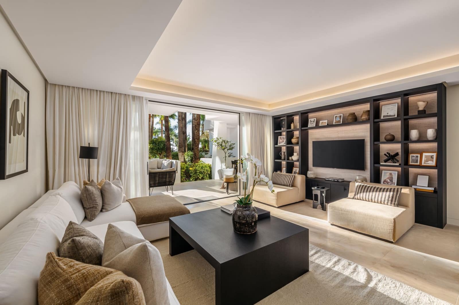 3 bedroom Apartment for sale in Golden Mile with pool garage - € 4,650,000 (Ref: 9292275)